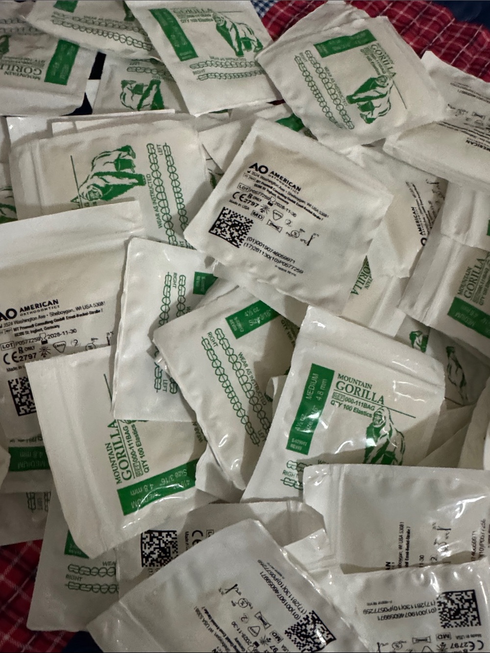 Mountain Gorilla orthodontic elastics  - White & Green Packets